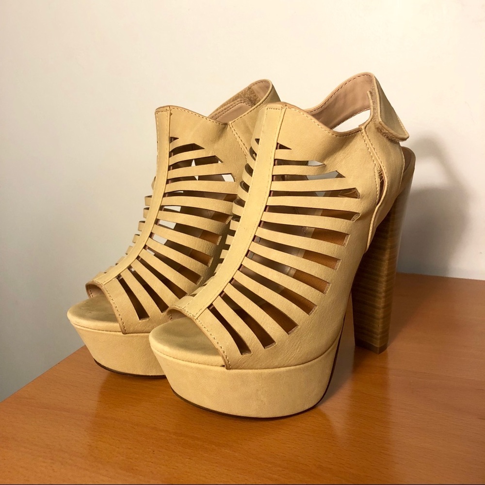 Speed Limit 98 Beige Heels